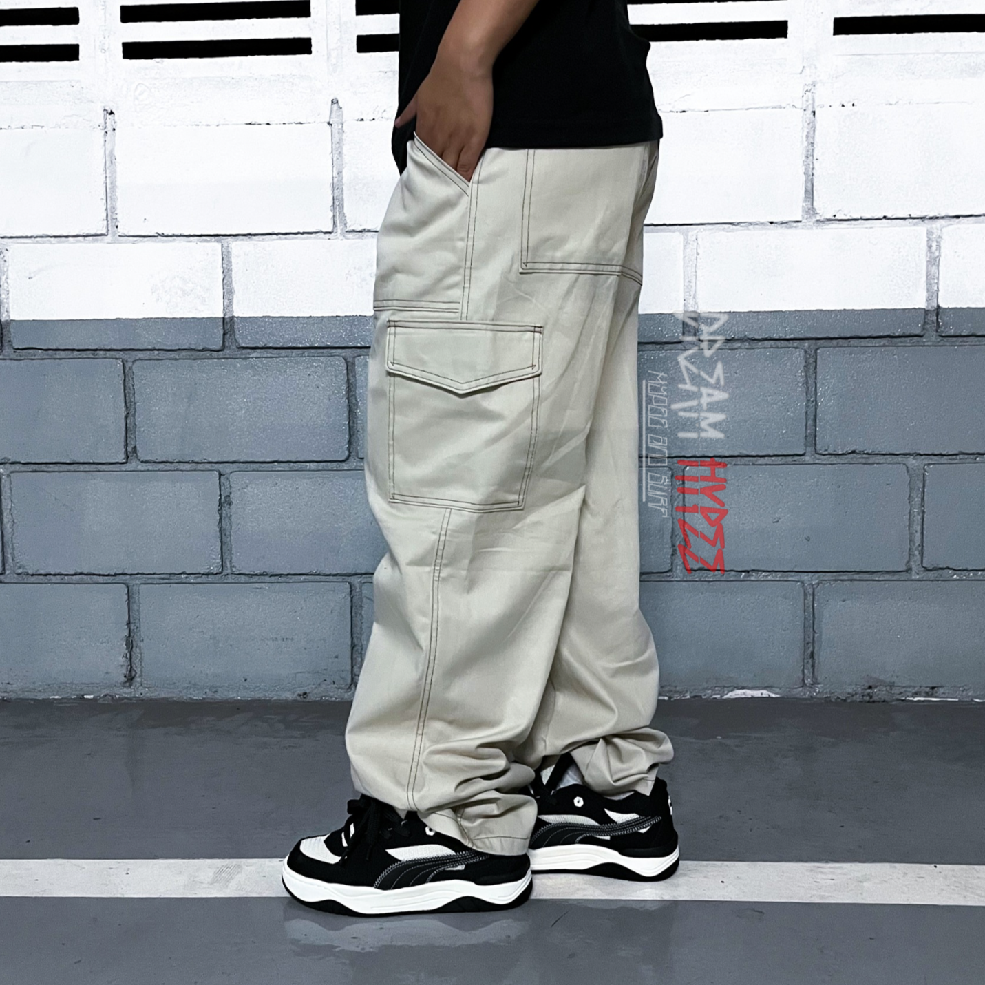 Calça Cargo Bege Contrast