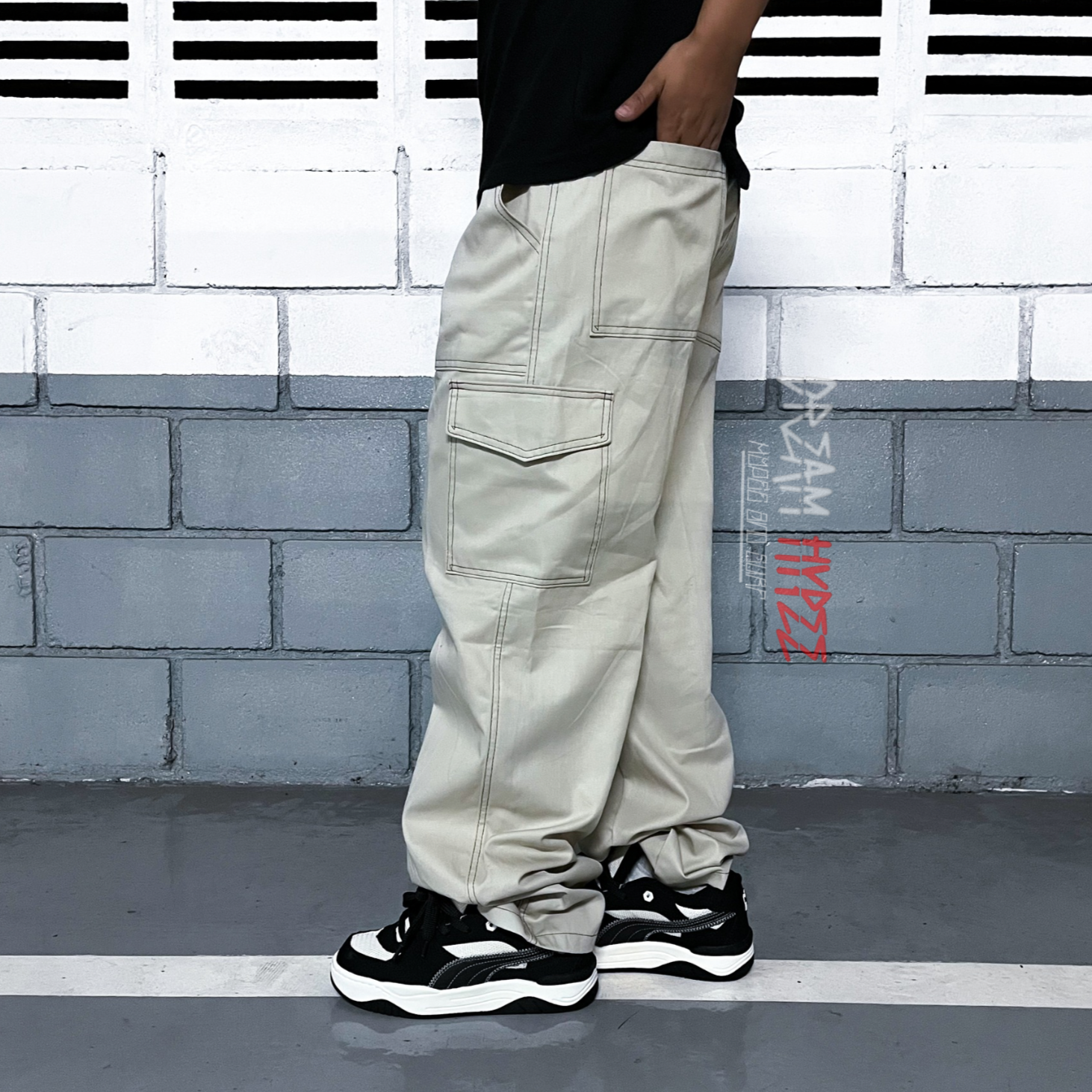 Calça Cargo Bege Contrast