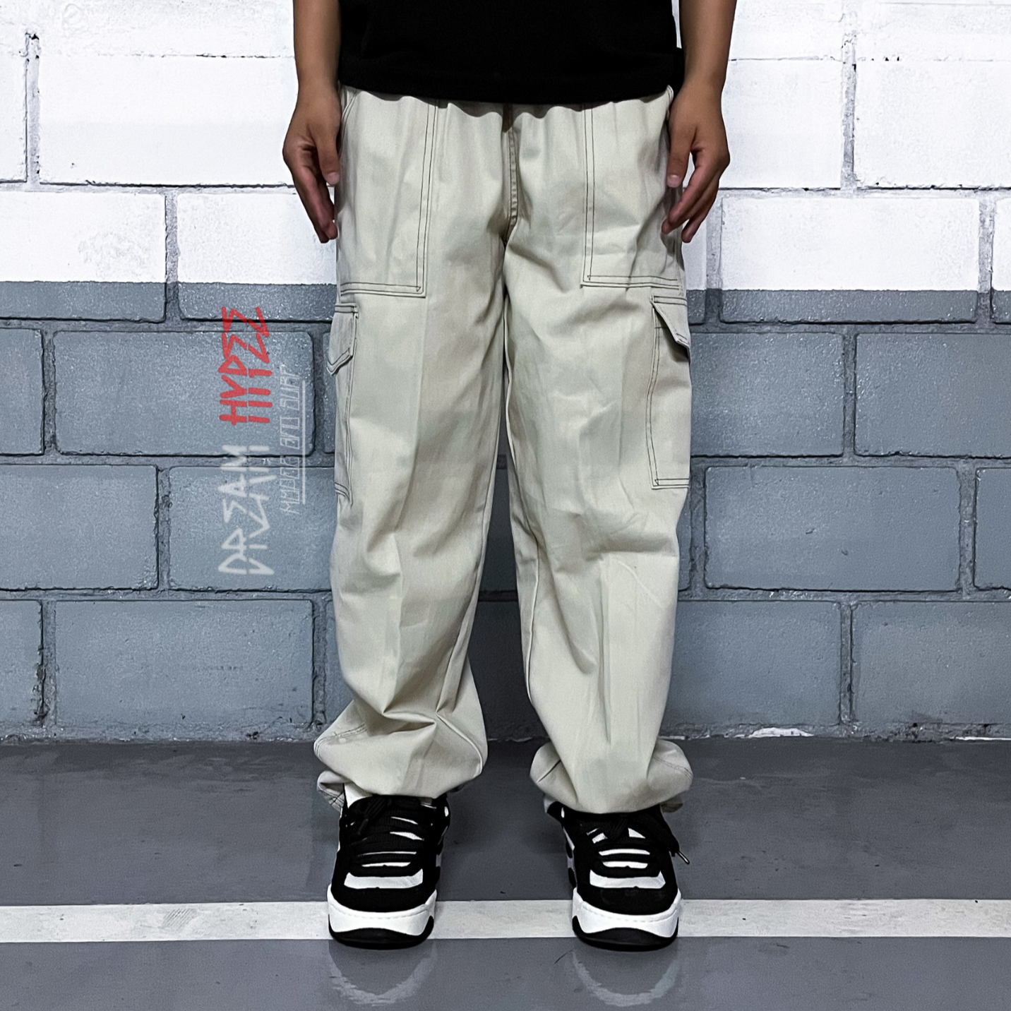 Calça Cargo Bege Contrast