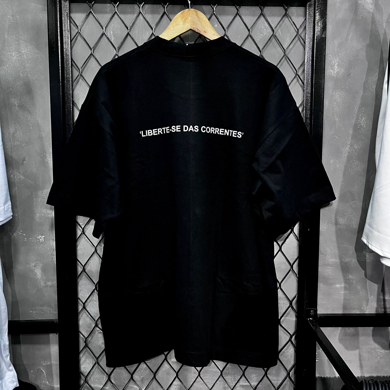 CAMISETA CHRONIC