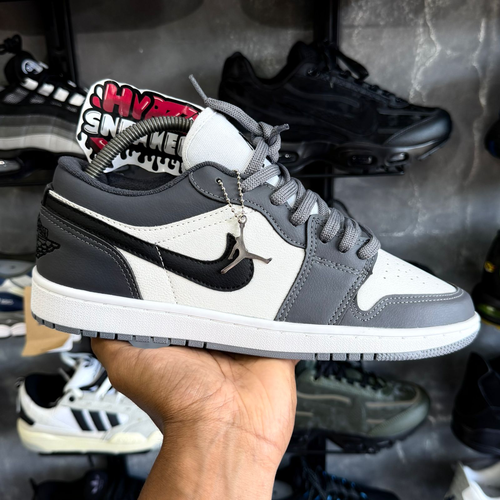 JORDAN 1 LOW