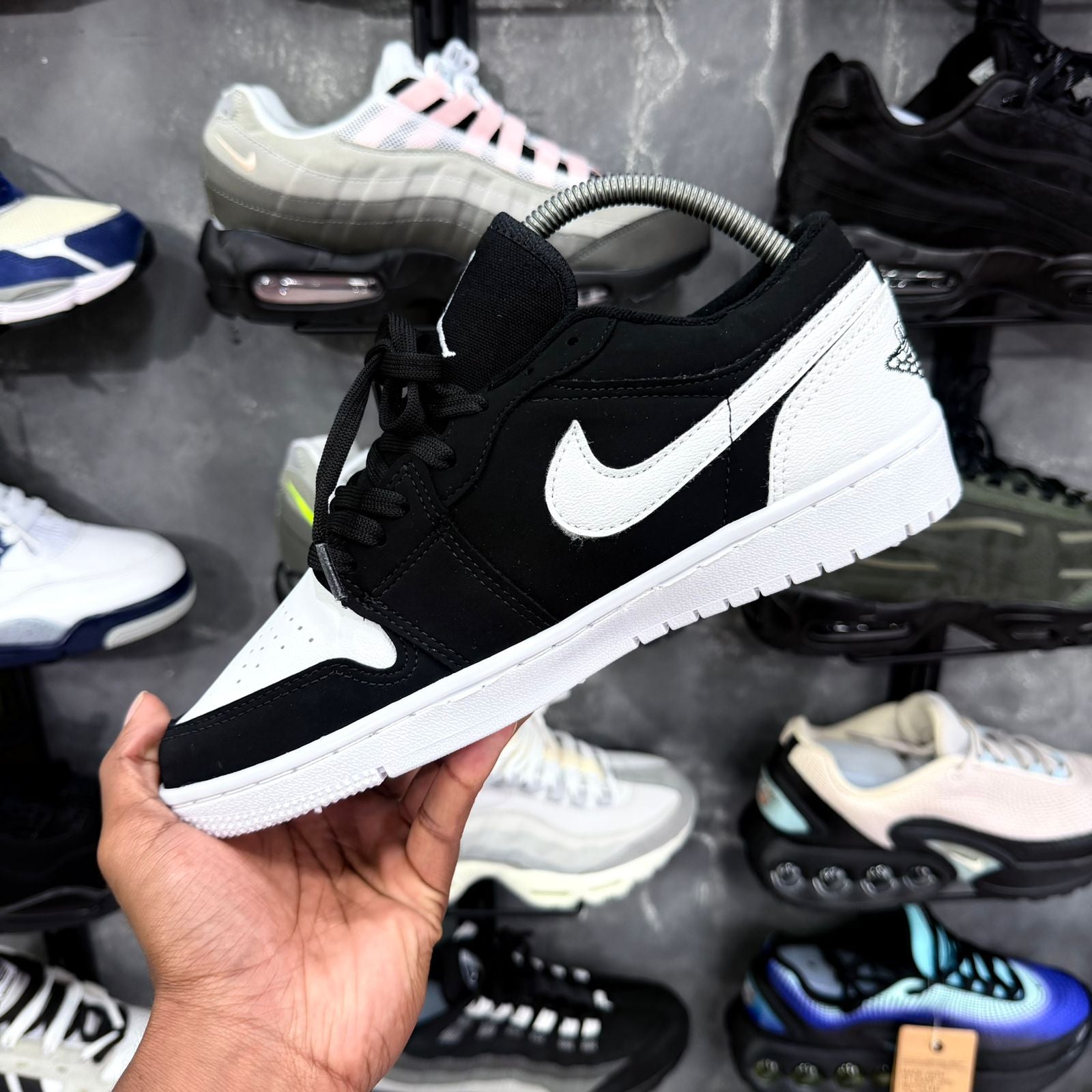 JORDAN 1 LOW
