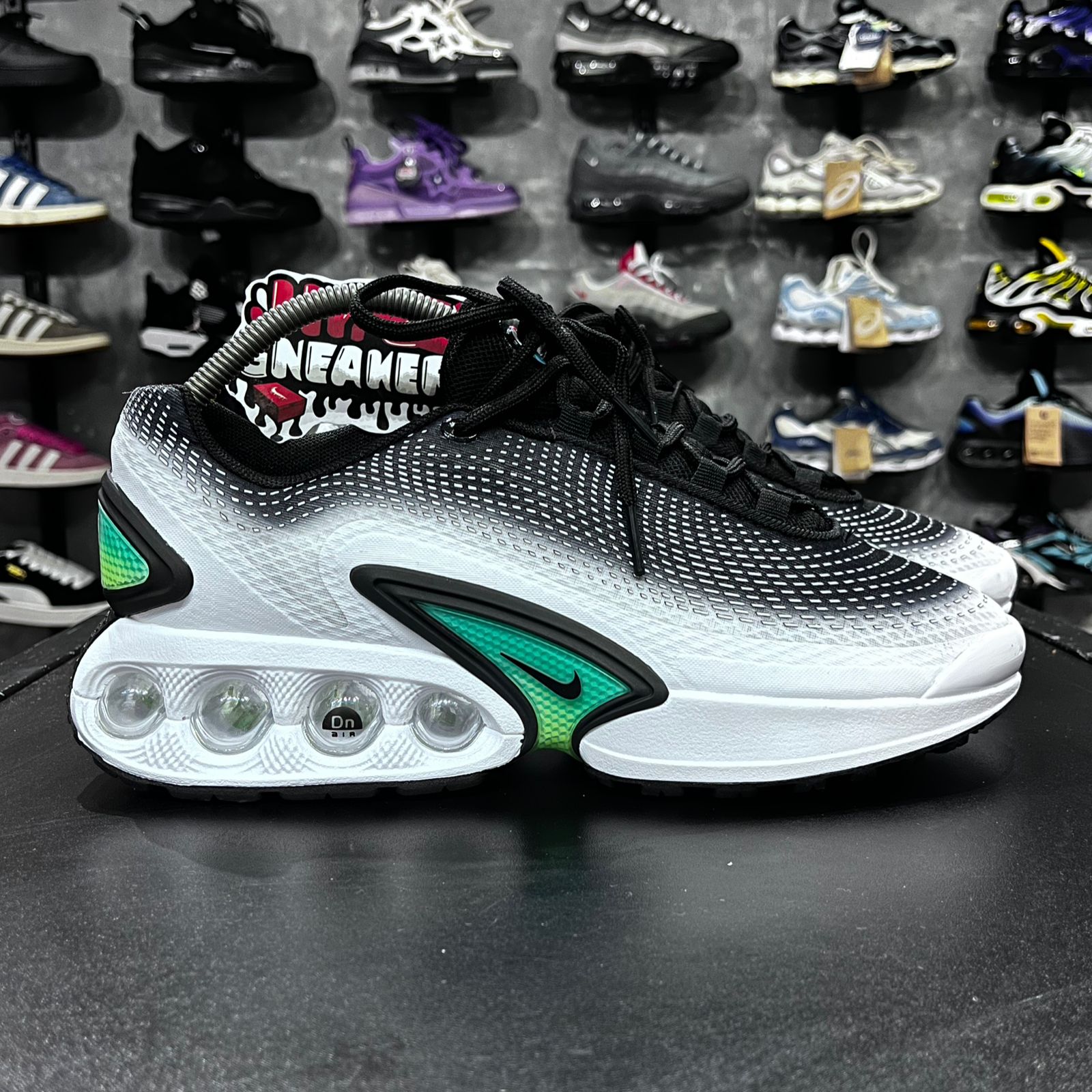 AIR MAX DN
