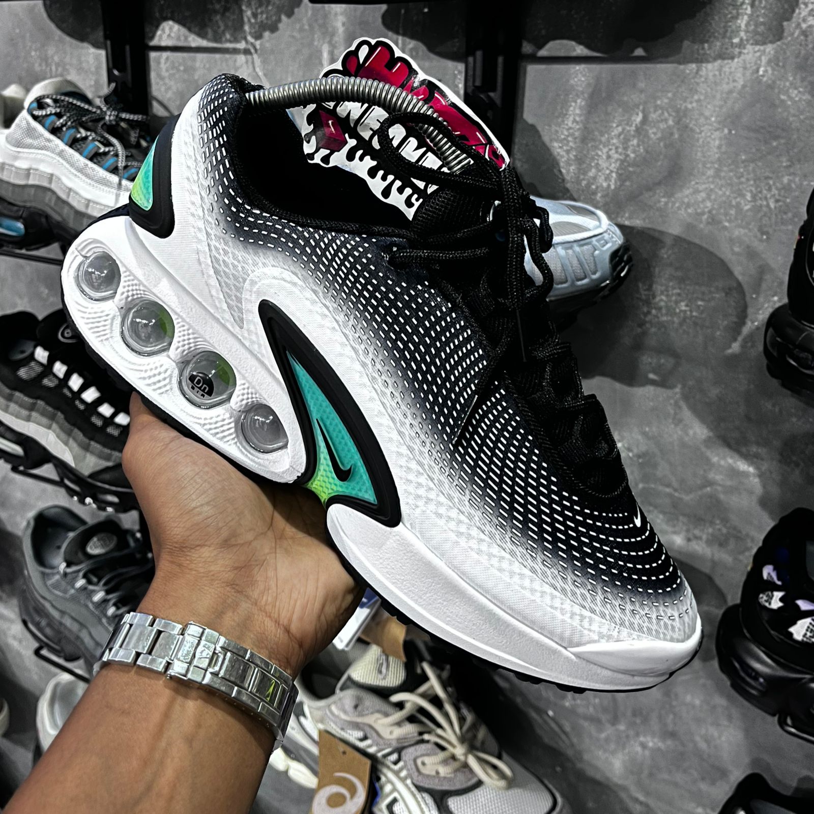 AIR MAX DN