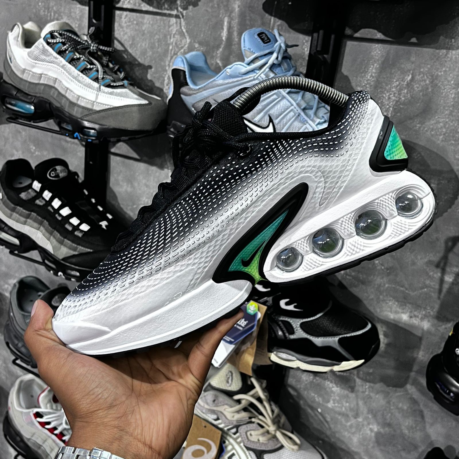 AIR MAX DN
