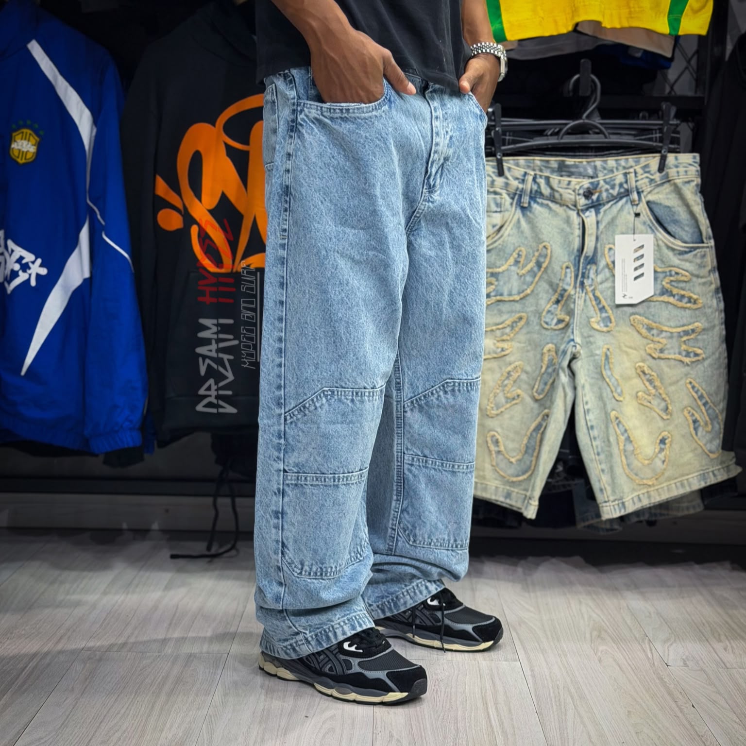 Calça Reta Azul Claro Patch DMC