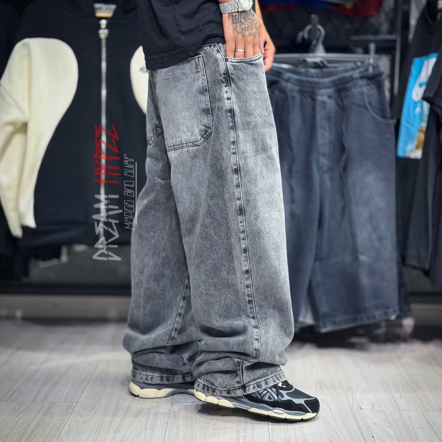 Calça Reta Marmorizada Escura DMC