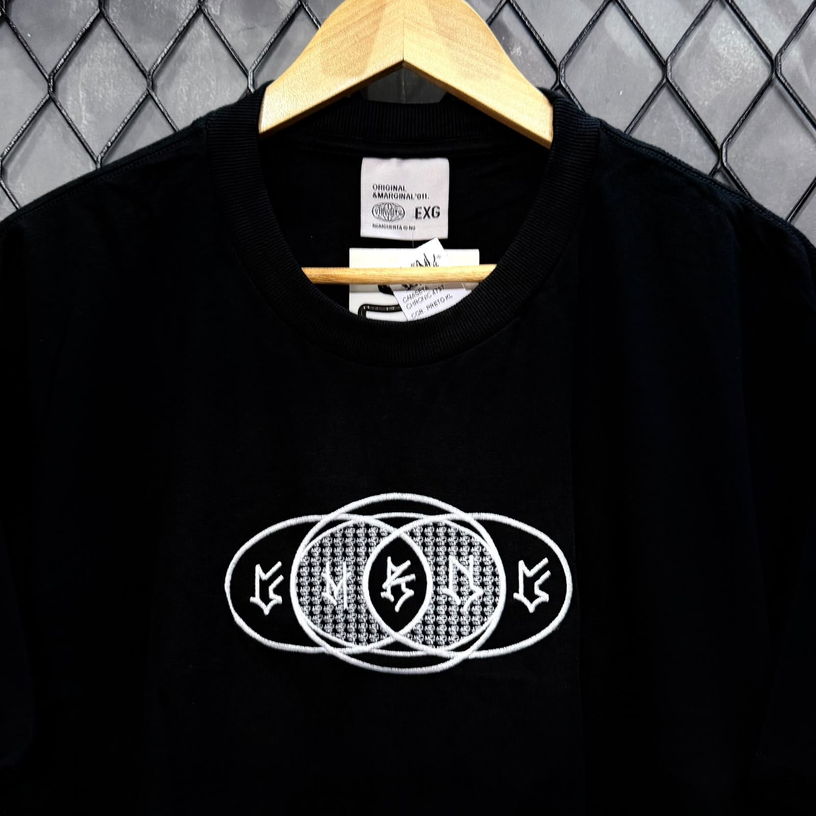 CAMISETA CHRONIC