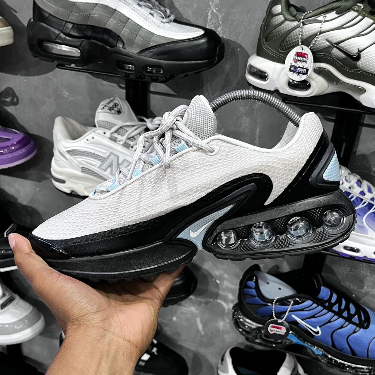 AIR MAX DN