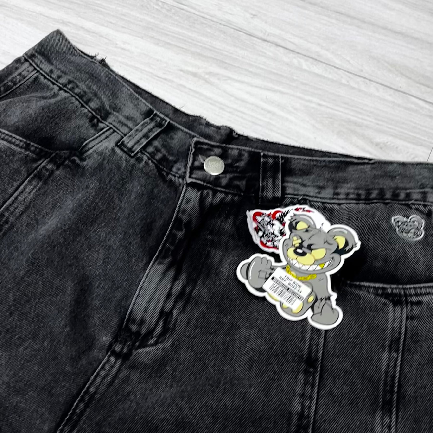 Bermuda Jeans Trip Side