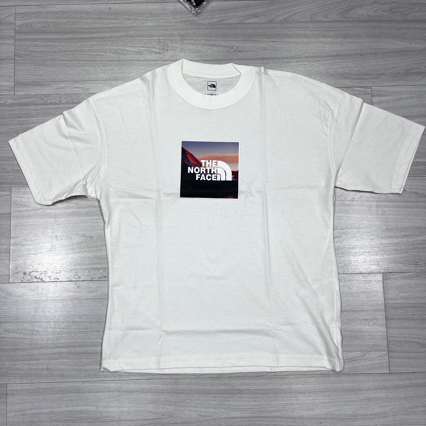CAMISETA STREETWEAR TNF27