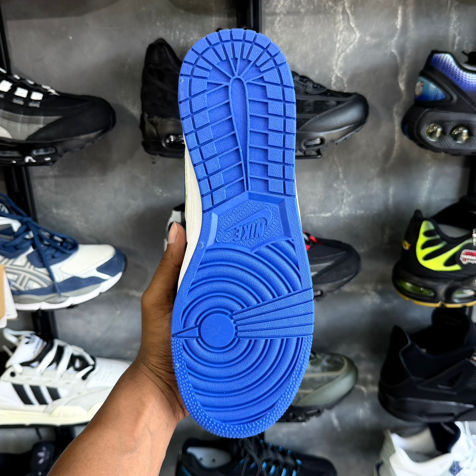 JORDAN 1 LOW