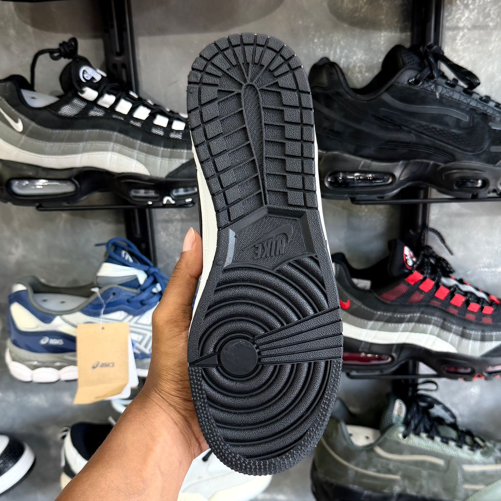 JORDAN 1 LOW