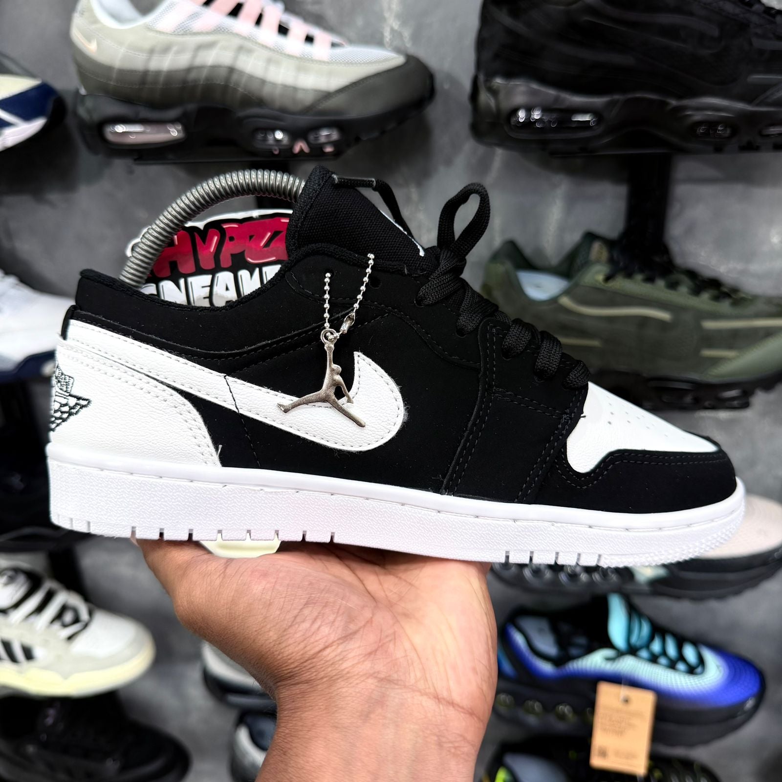 JORDAN 1 LOW