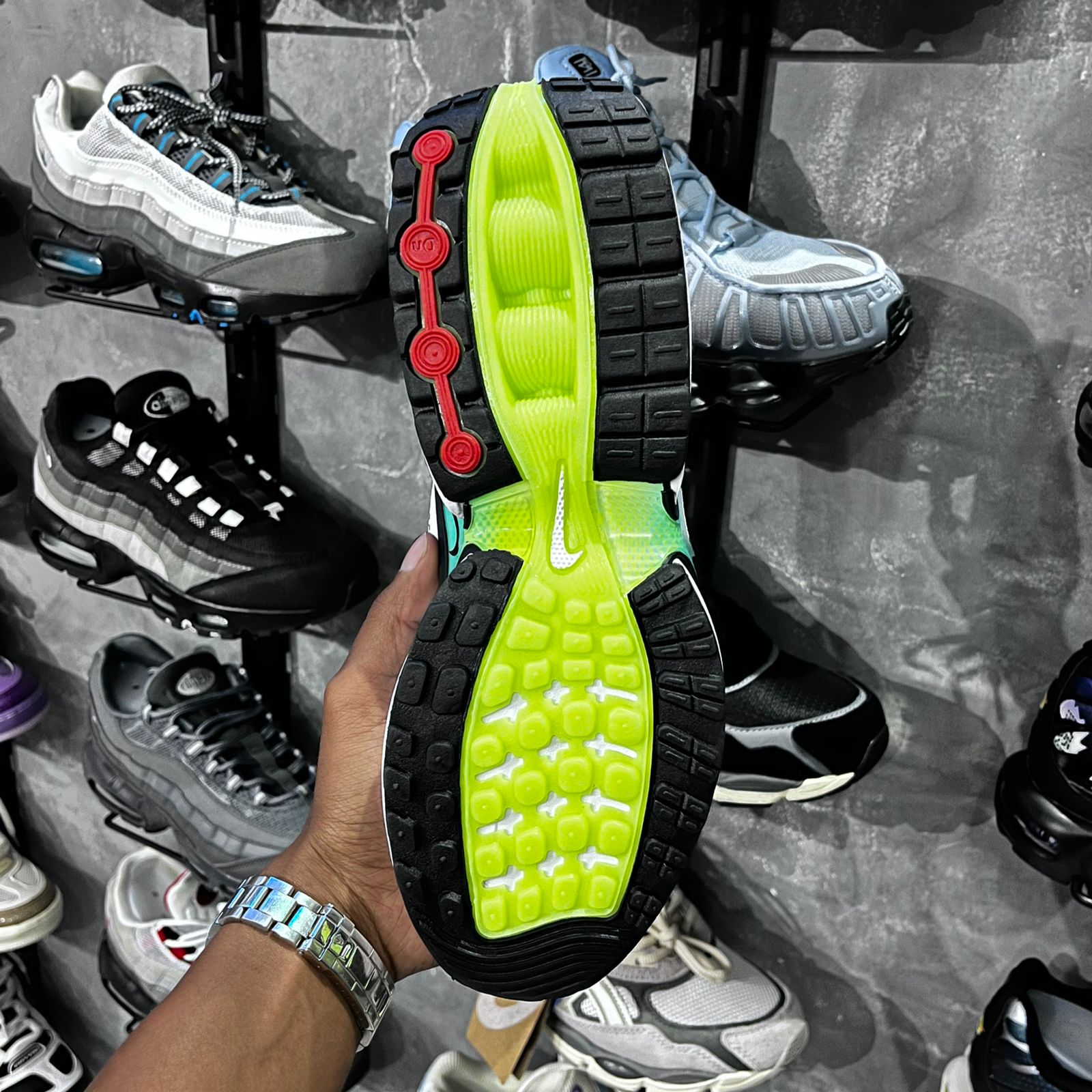 AIR MAX DN
