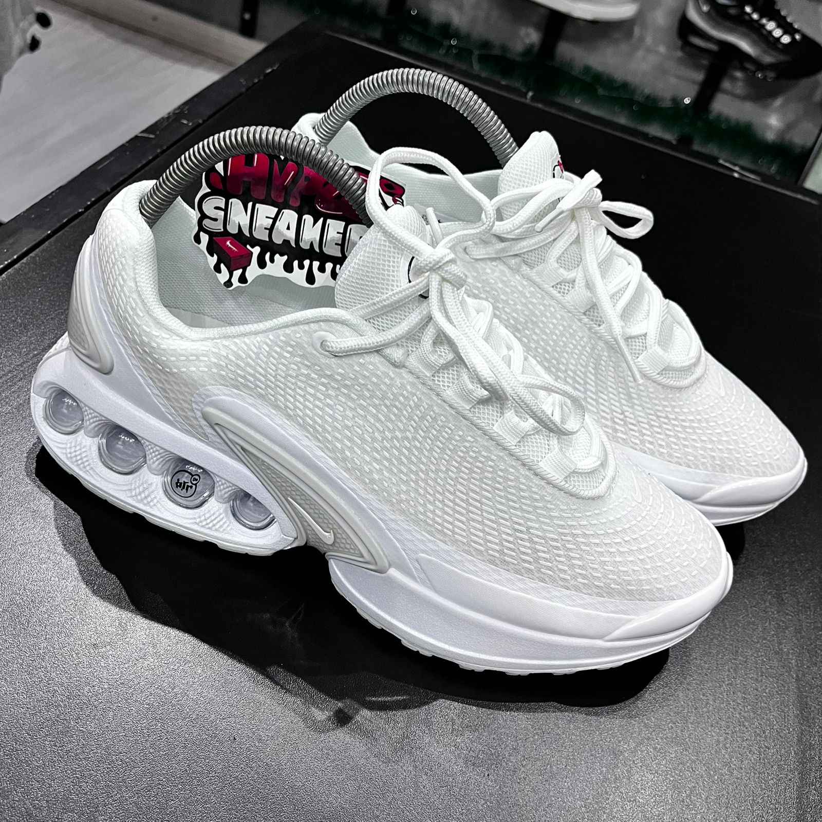 AIR MAX DN