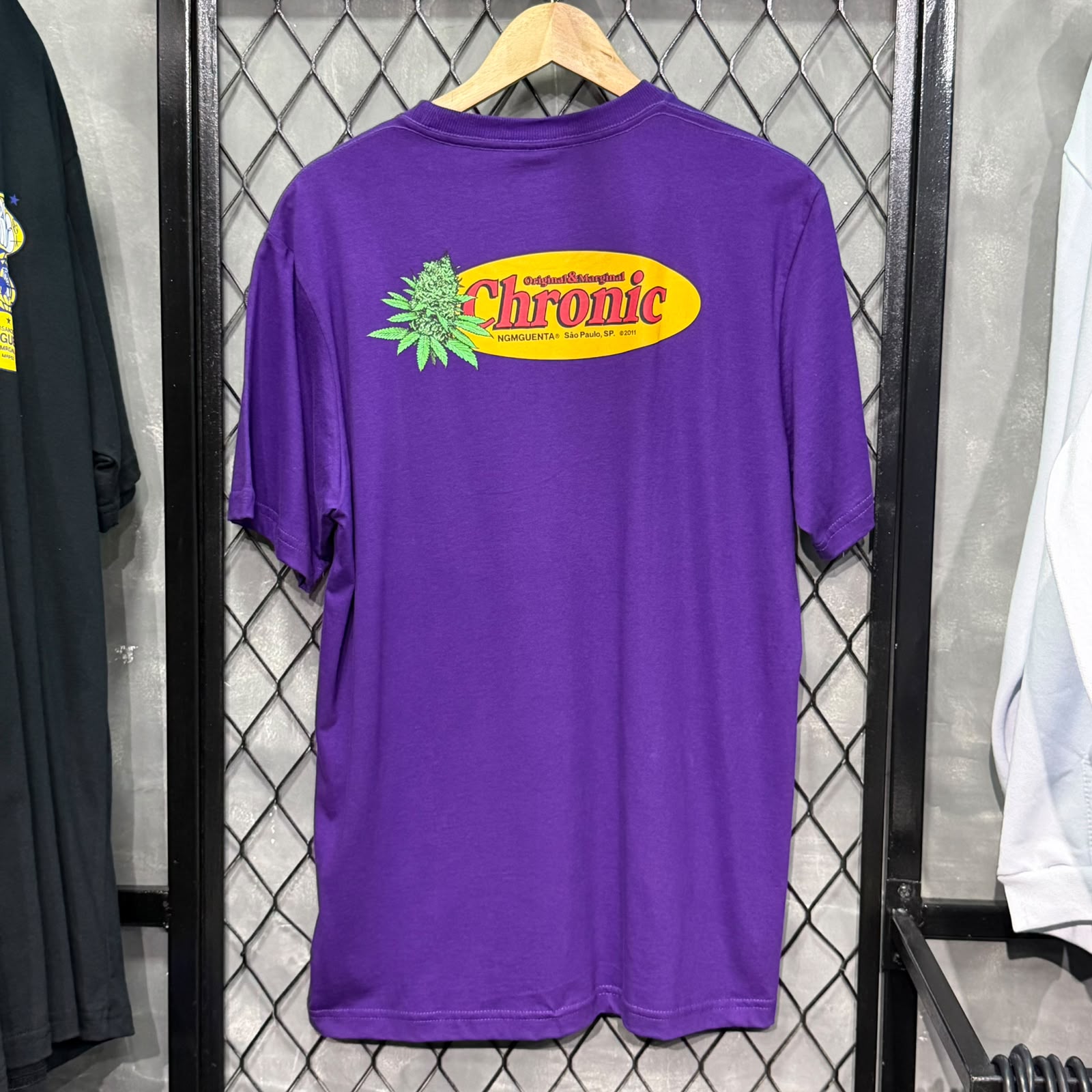 CAMISETA CHRONIC