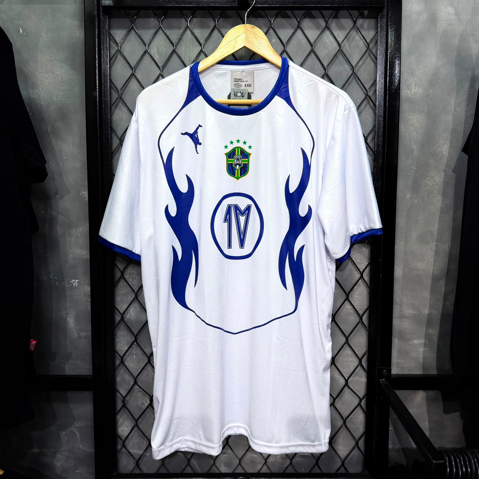 CAMISETA CHRONIC