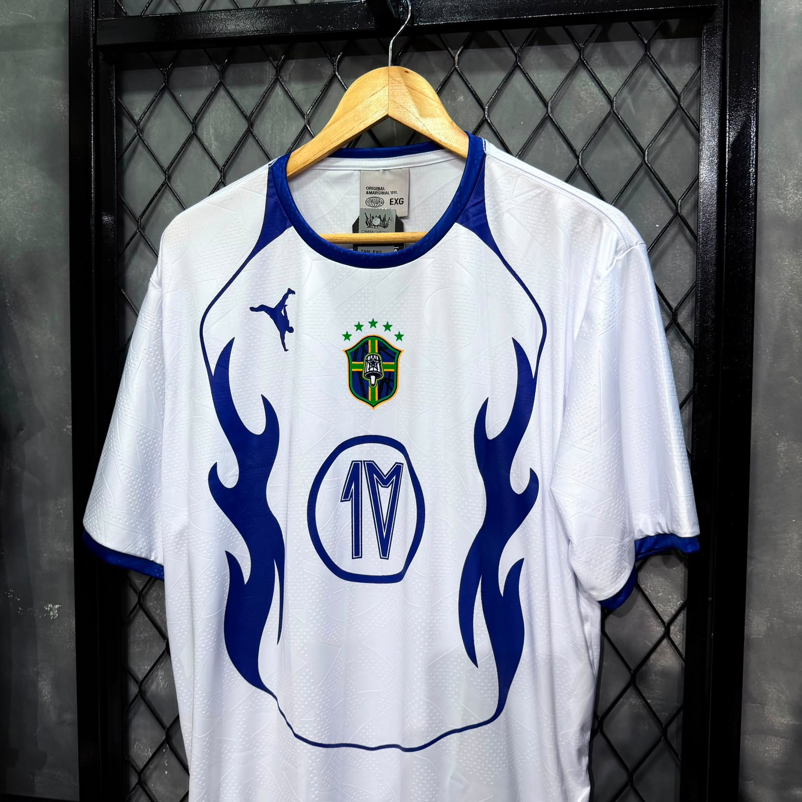 CAMISETA CHRONIC