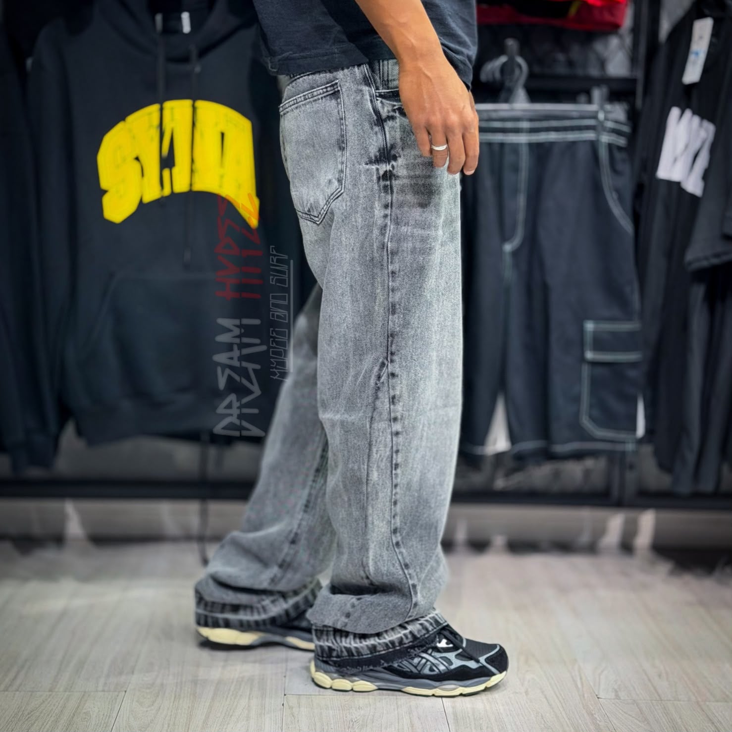 Calça Flare estonada DMC