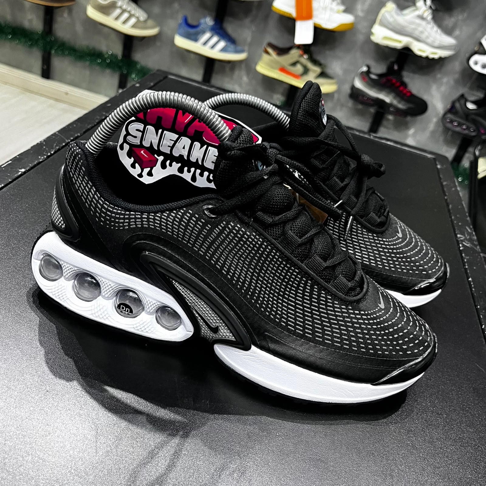 AIR MAX DN