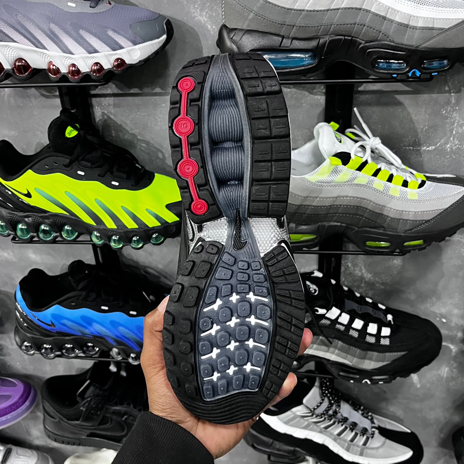 AIR MAX DN