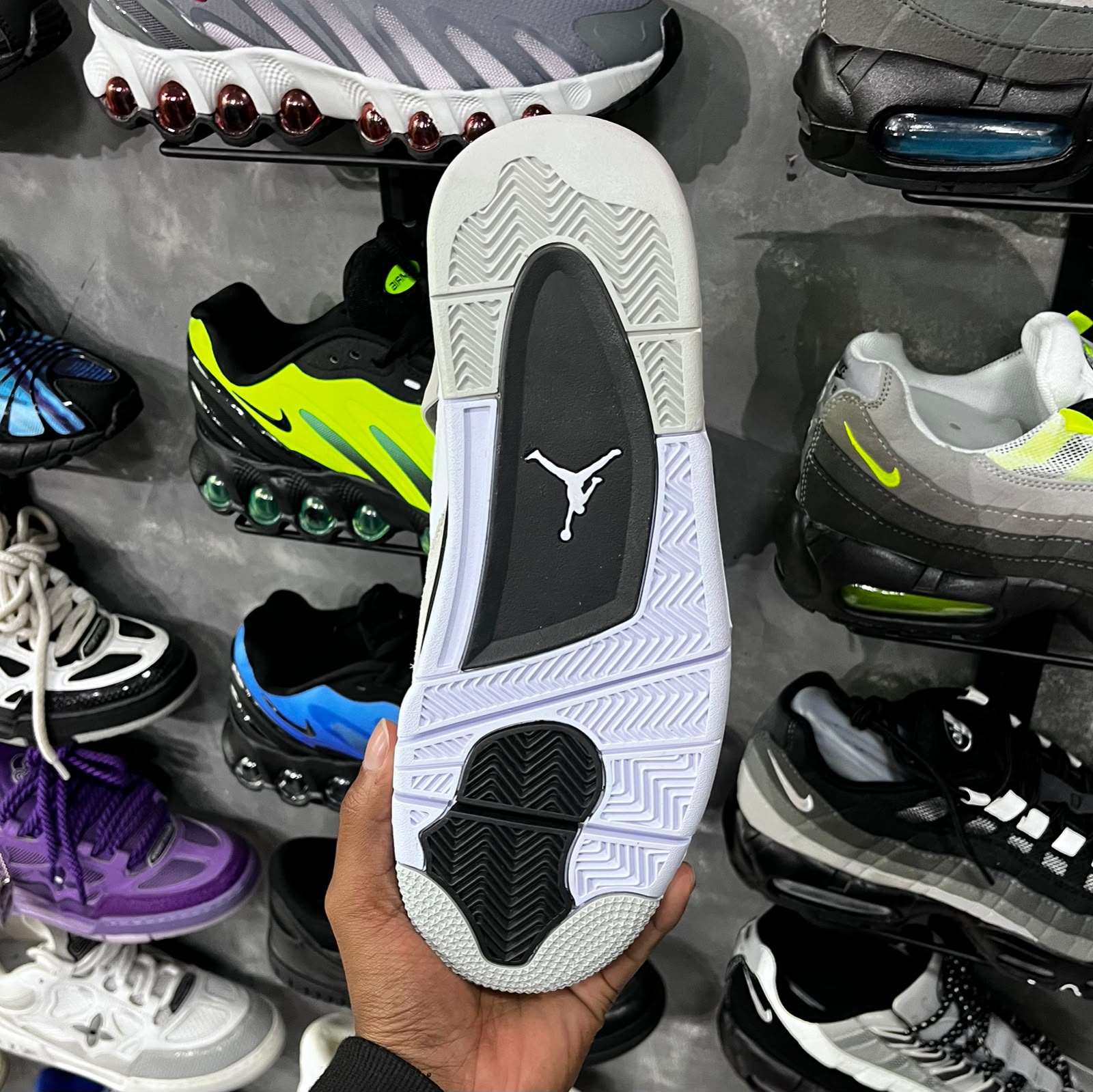JORDAN IV