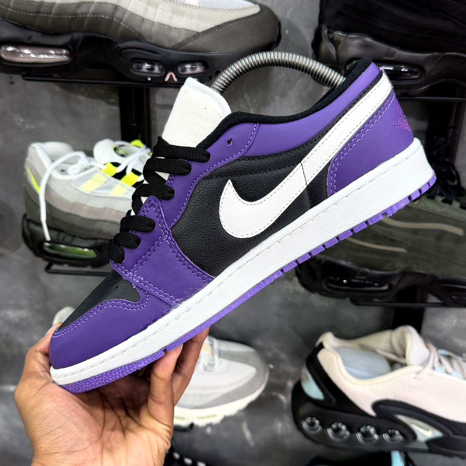 JORDAN 1 LOW